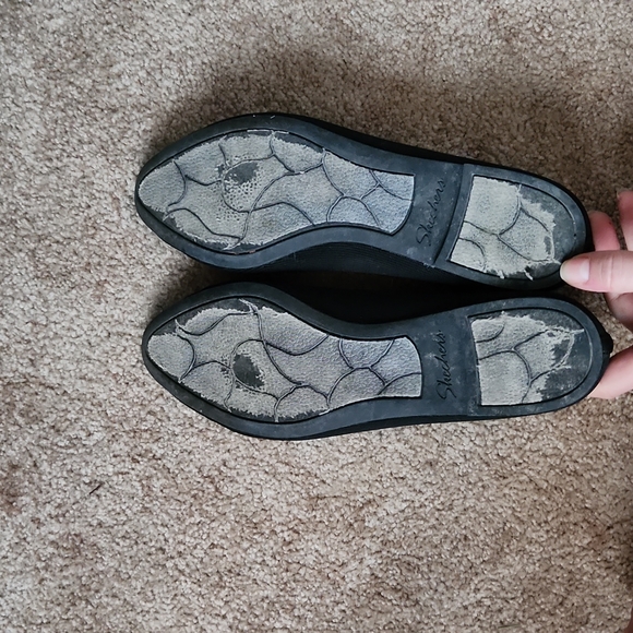 Sketchers air-cooled memory foam shoes - Picture 4 of 4